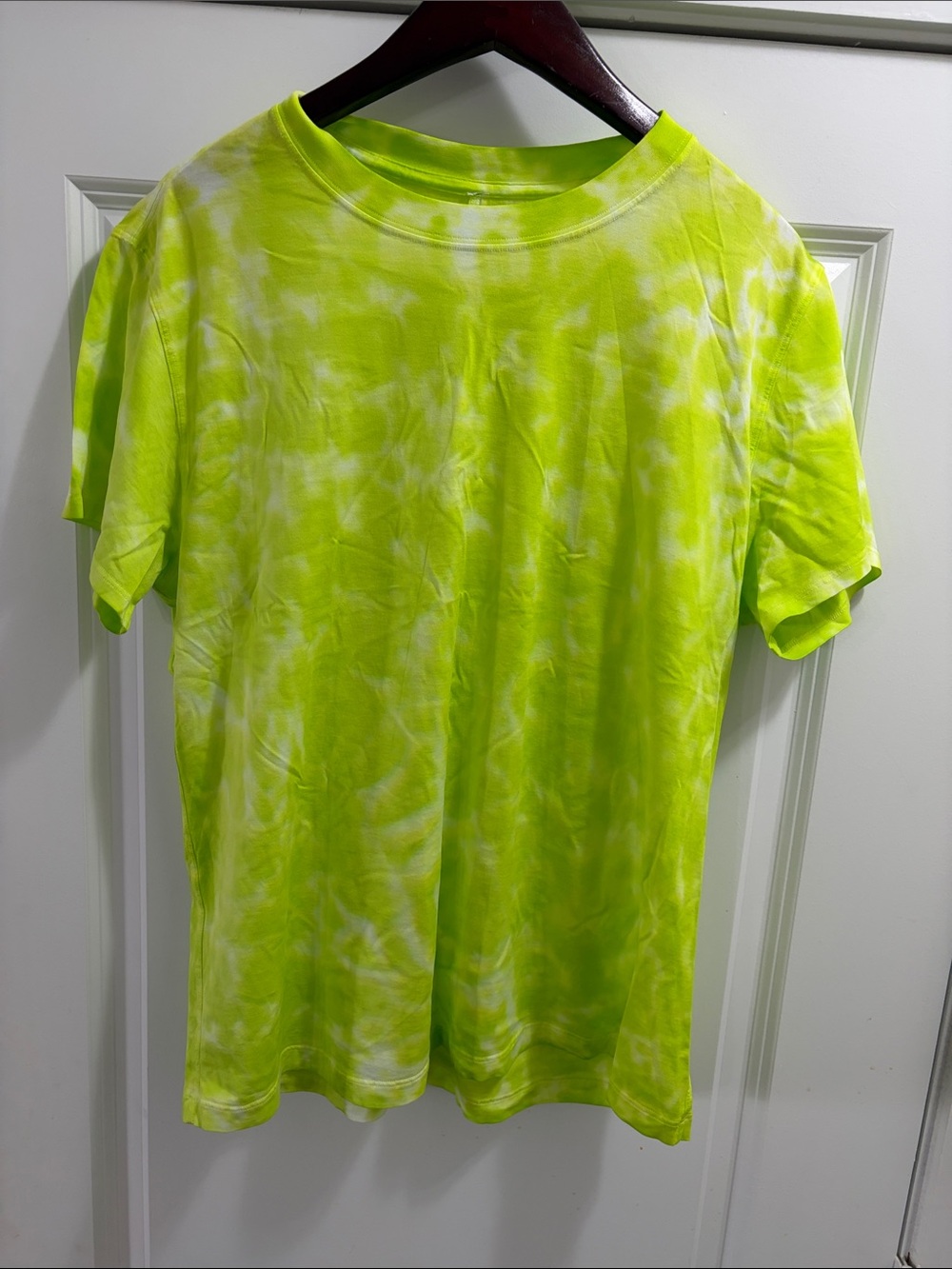Lululemon sz large Neon Yellow Tie-Dye Crewneck T-Shirt